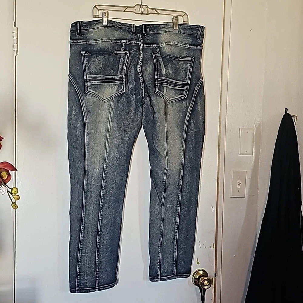Jeans - Picture 2 of 3